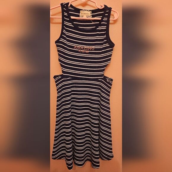 Btween Sleeveless dress with cutout in the sides dress 7 * - Picture 1 of 4